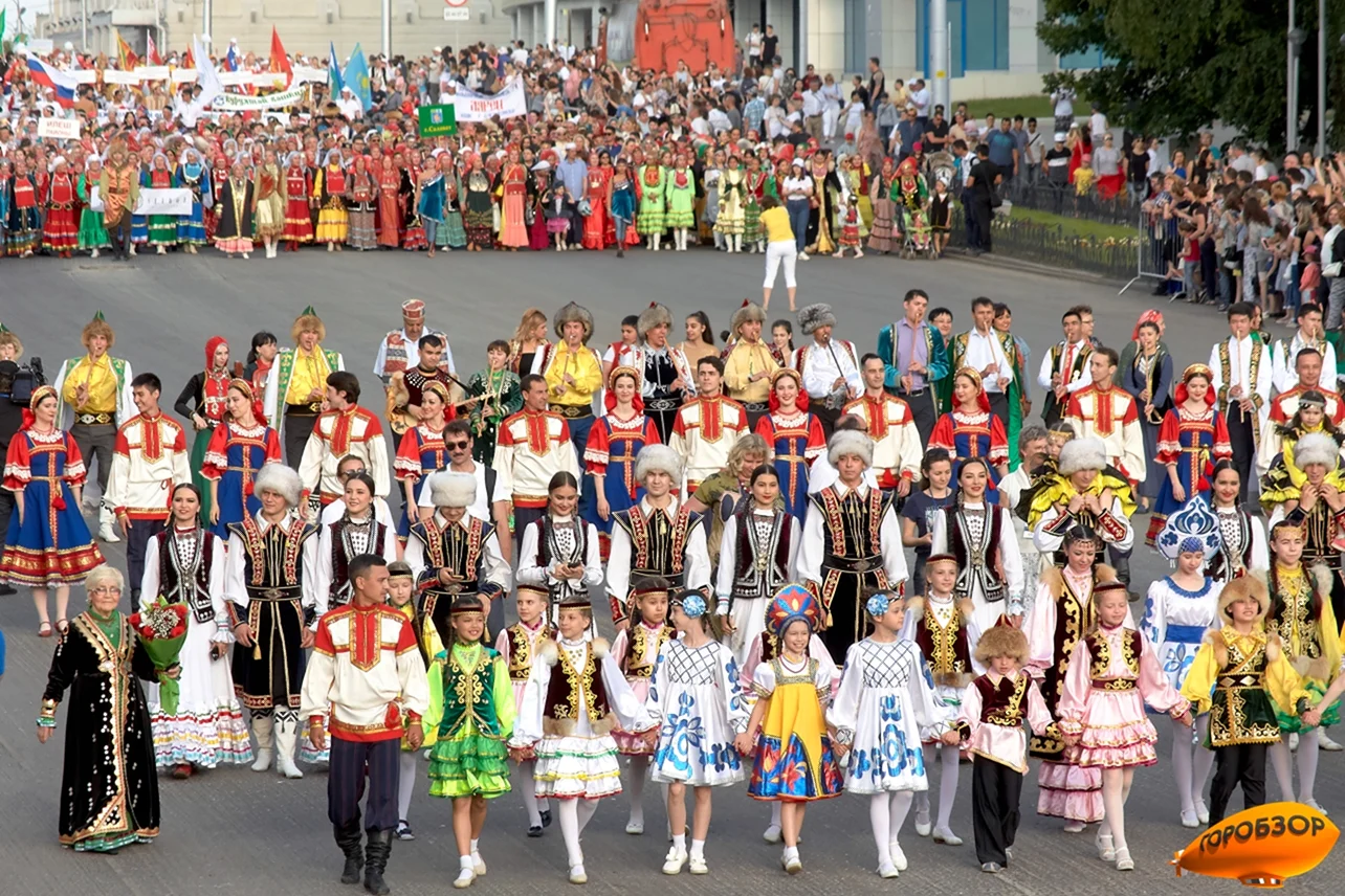 Парад национальных костюмов в Уфе