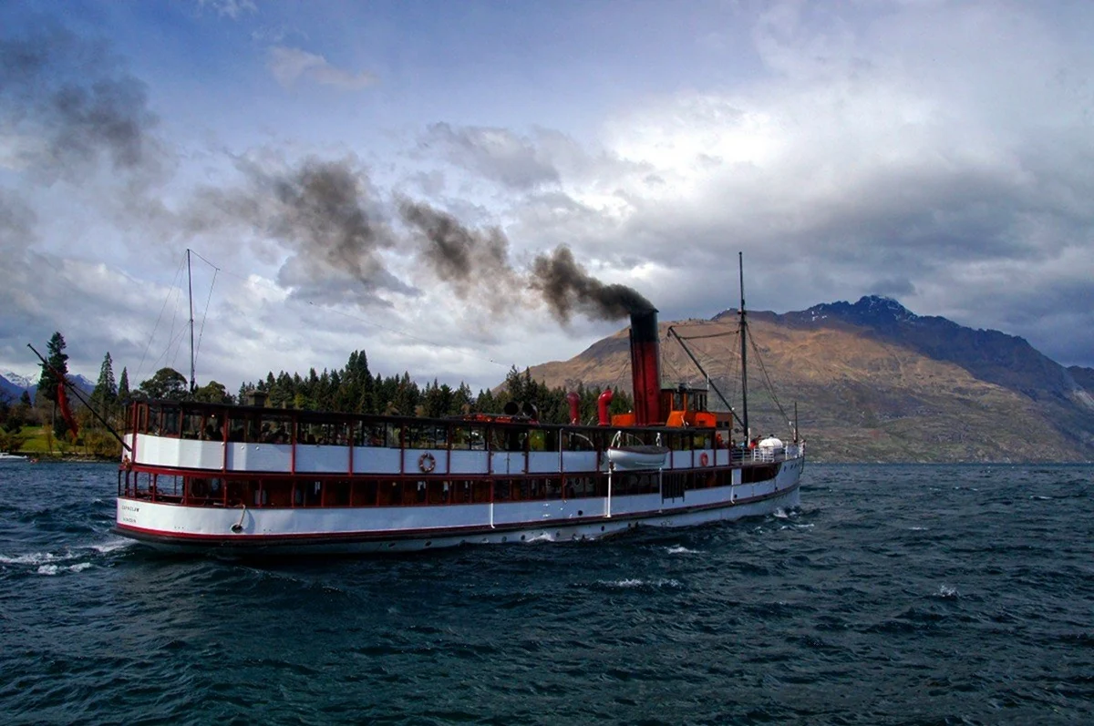 Паровой катер Steamboat
