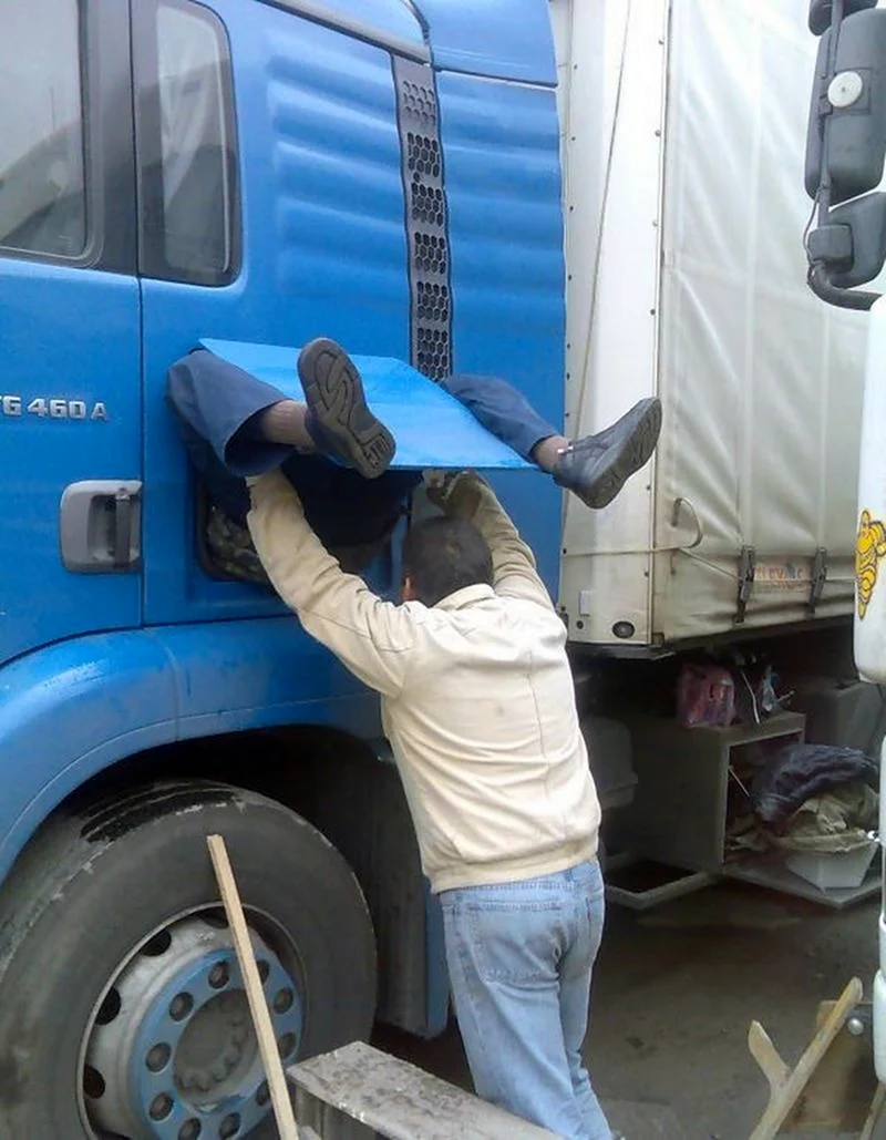 Смешной водитель грузовика